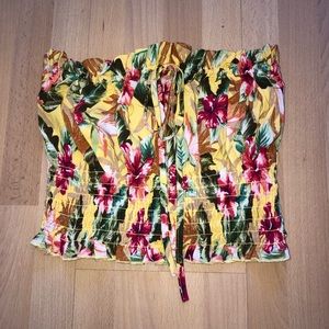 Adorable Forever 21 Strapless Puckered Crop Top Size Small NWOT Hawaiian Floral